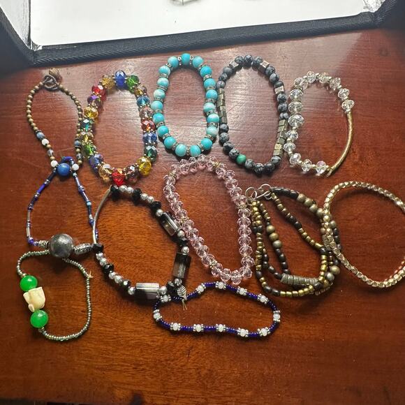 Bracelet Lot 23 beaded Craft Lot Stretch Boho Sparkle Mixed bundle - Picture 10 of 11